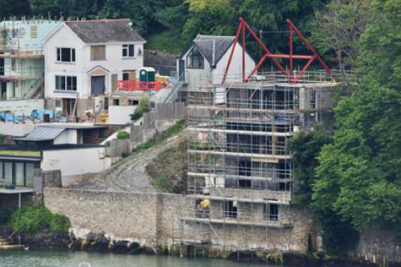 04 August 2023 - 19:27:21

------------------------
Construction on Dartmouth's Castle Road.